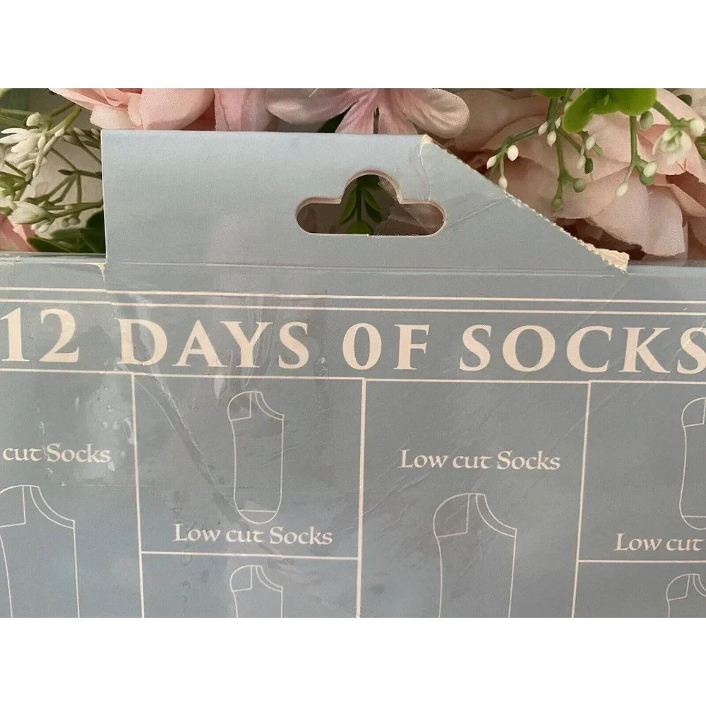 HYP Kids Christmas 12‎ Days Of Socks Sealed In Plastic NIB Shoe Sz 4-10 Assorted